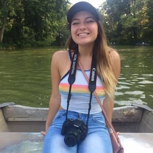 Meet your Posher, Monica